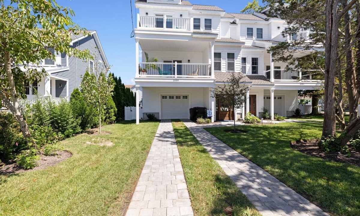 West Cape May House | Serenity Off Sunset, spacious West Cape May townhome with a POOL!