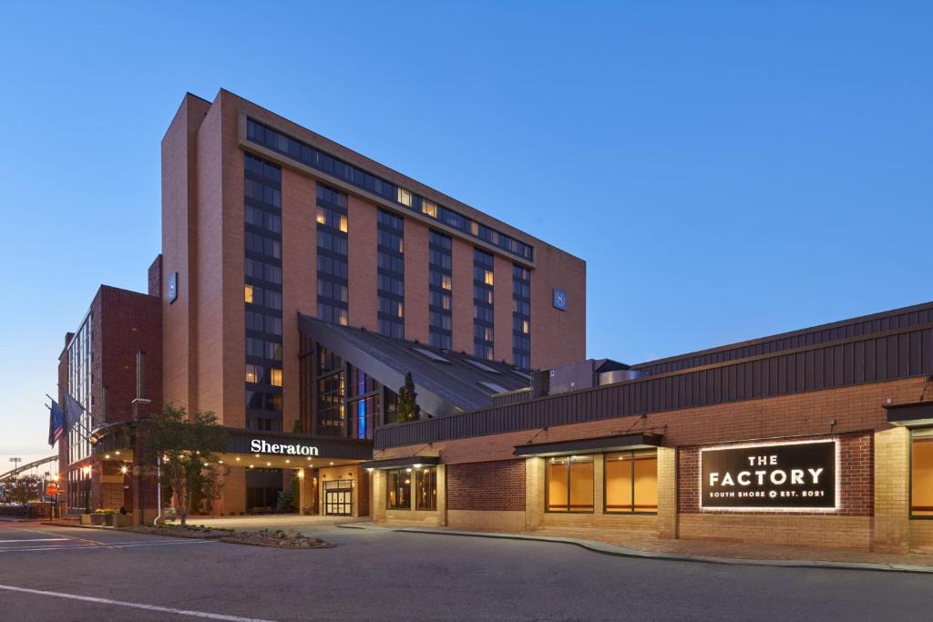 South Shore Hotel | Sheraton Pittsburgh Hotel at Station Square