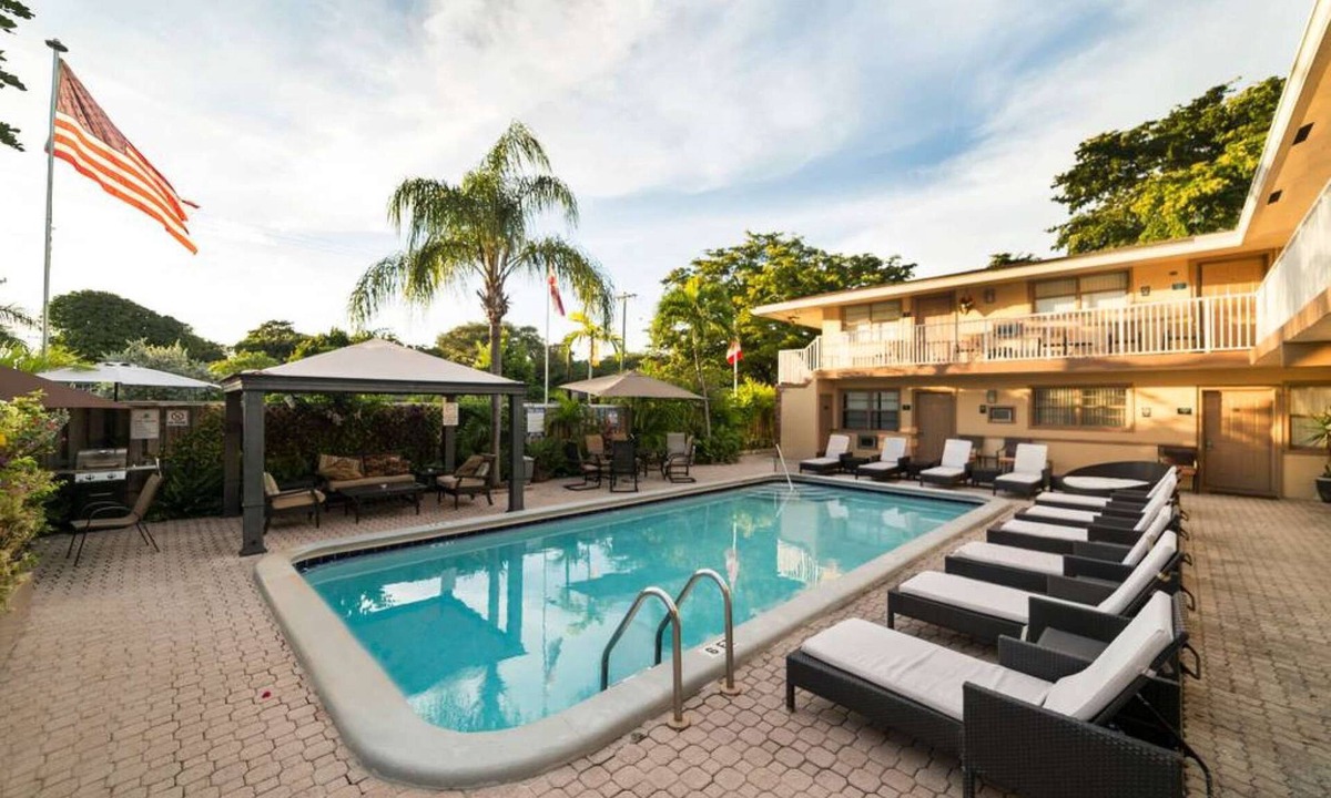 Dania Beach Apartment | Sheridan Suites Three Bedroom Suite
