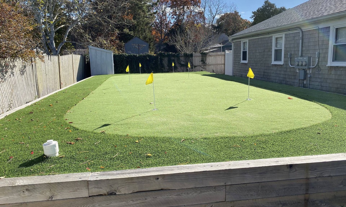 Bass River House | Short Walk to Beaches, Restaurants, and Fun. Onsite Putting Green. Sleeps 6-12.