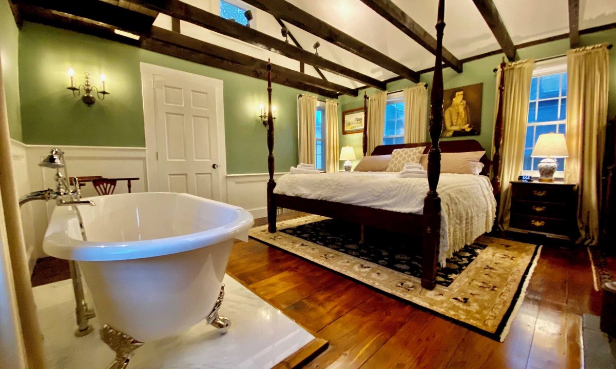 Salem House | Silsbee's by Daniels House