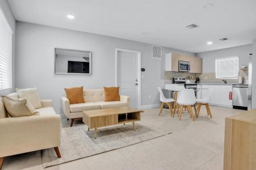 Downtown Fort Lauderdale Villa | Sistrunk Shades Villa #4 - Townhome Downtown Fort Lauderdale Near Cruise Port & FLL