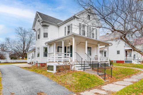 Rutland House | Ski, Hike & Fish: Modern Rutland Home