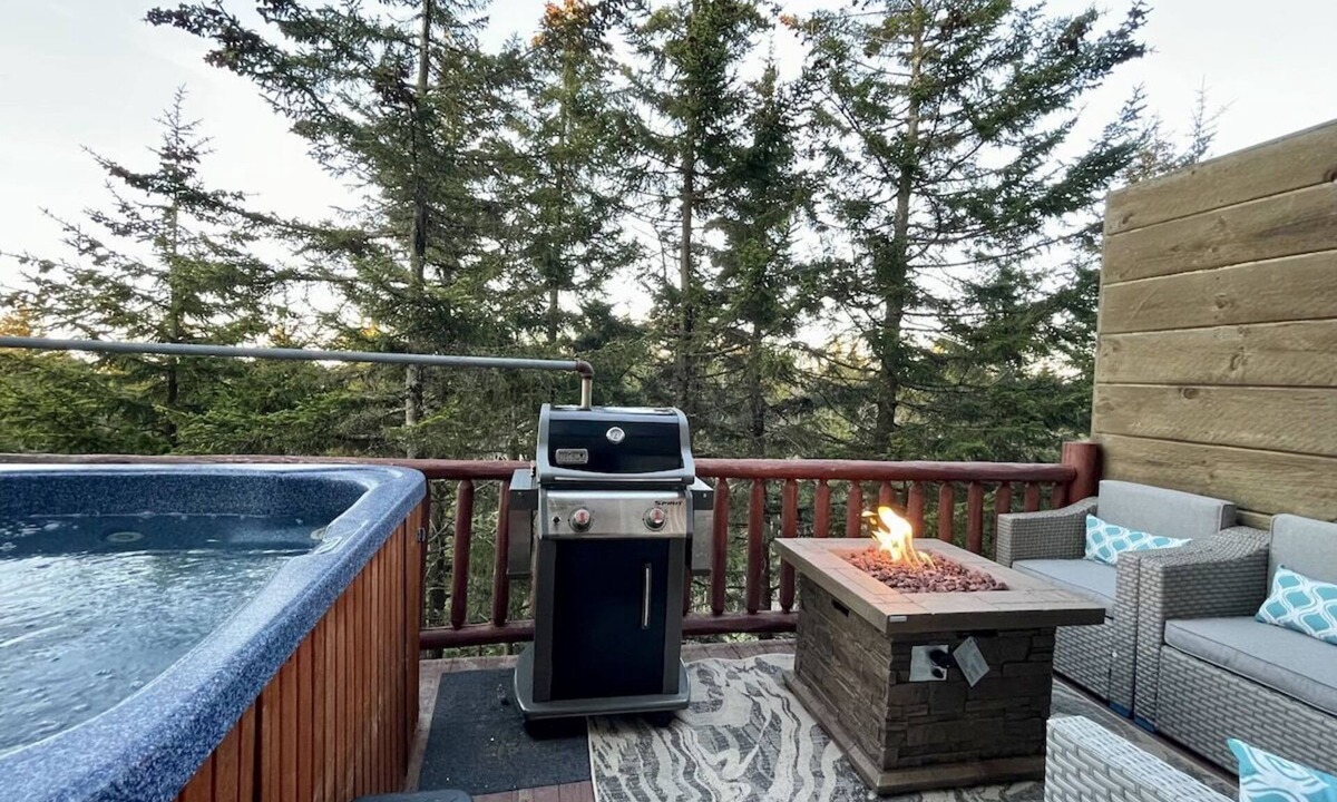 Edray House | Ski In/Out, Watch Slope frm Hot Tub, 6BR, 3 Kings, PS5, Tesla, Rec Rm-Loggers 12