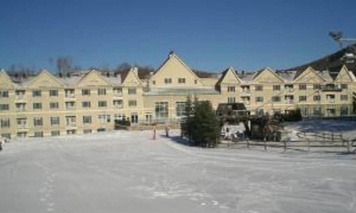 Hancock Resort | Ski/In Ski/Out Bentley Brook Resort Rentals at Jiminy Peak