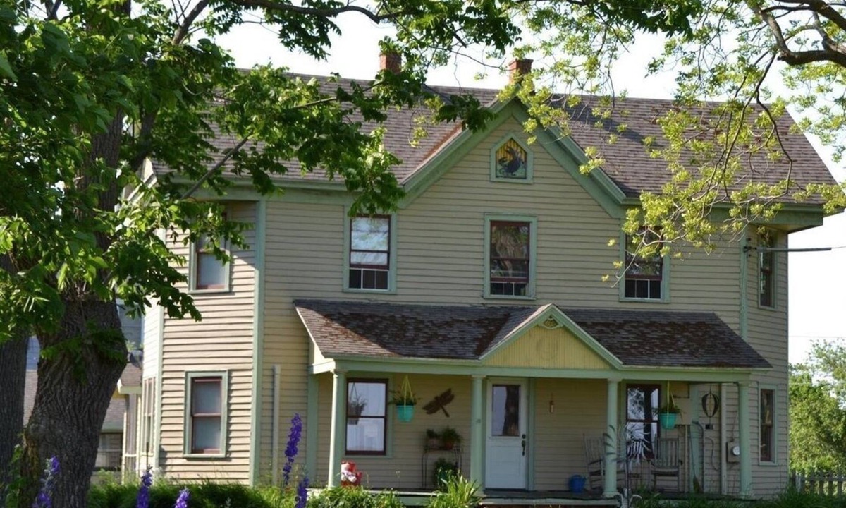 Frenchtown-Rumbly House | Skipper's Hideaway in Rustic Seaside Hamlet of Rumbley