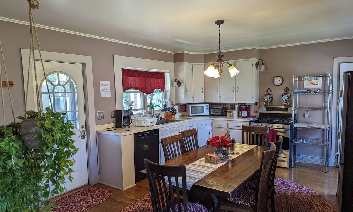 Cooperstown House | Sleeps 20+! Spacious Home! 1 Min to CDP! Dining & Shopping Nearby!