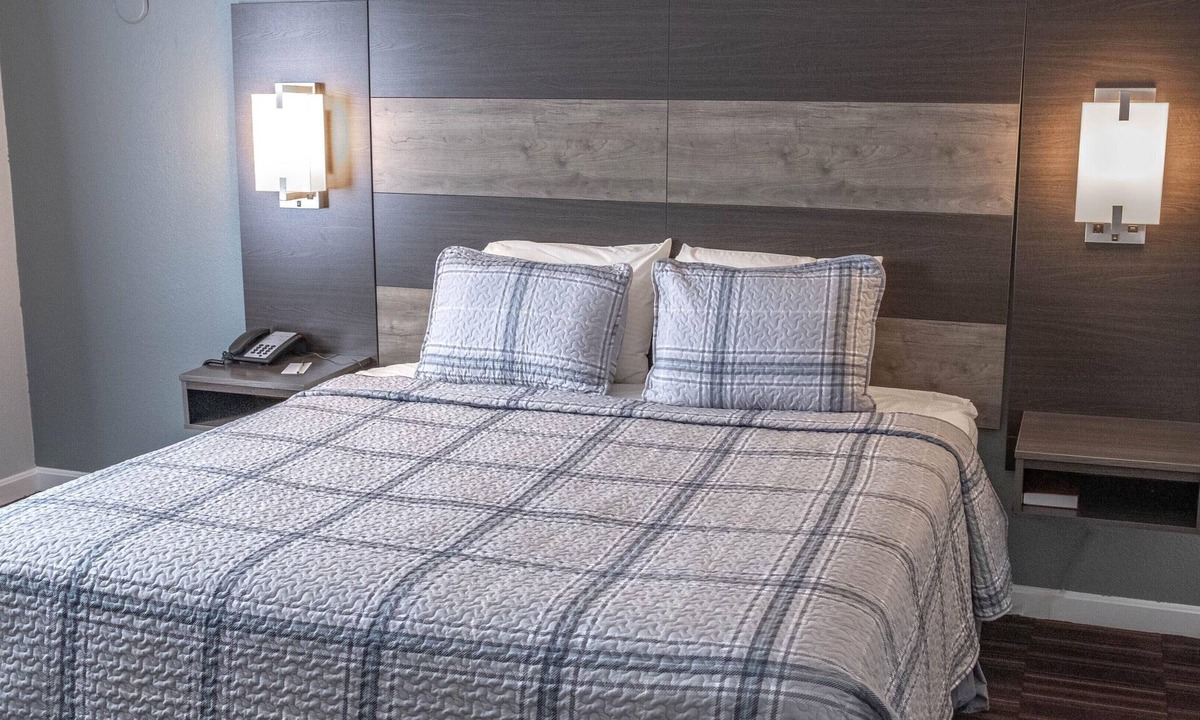 Main Street Hyannis House | SNF - Two Bedroom Family Suite