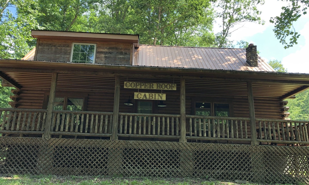 Northern Cabin | Snuggled in the mountains of Bergoo, the Copper Roof Cabin awaits your visit.