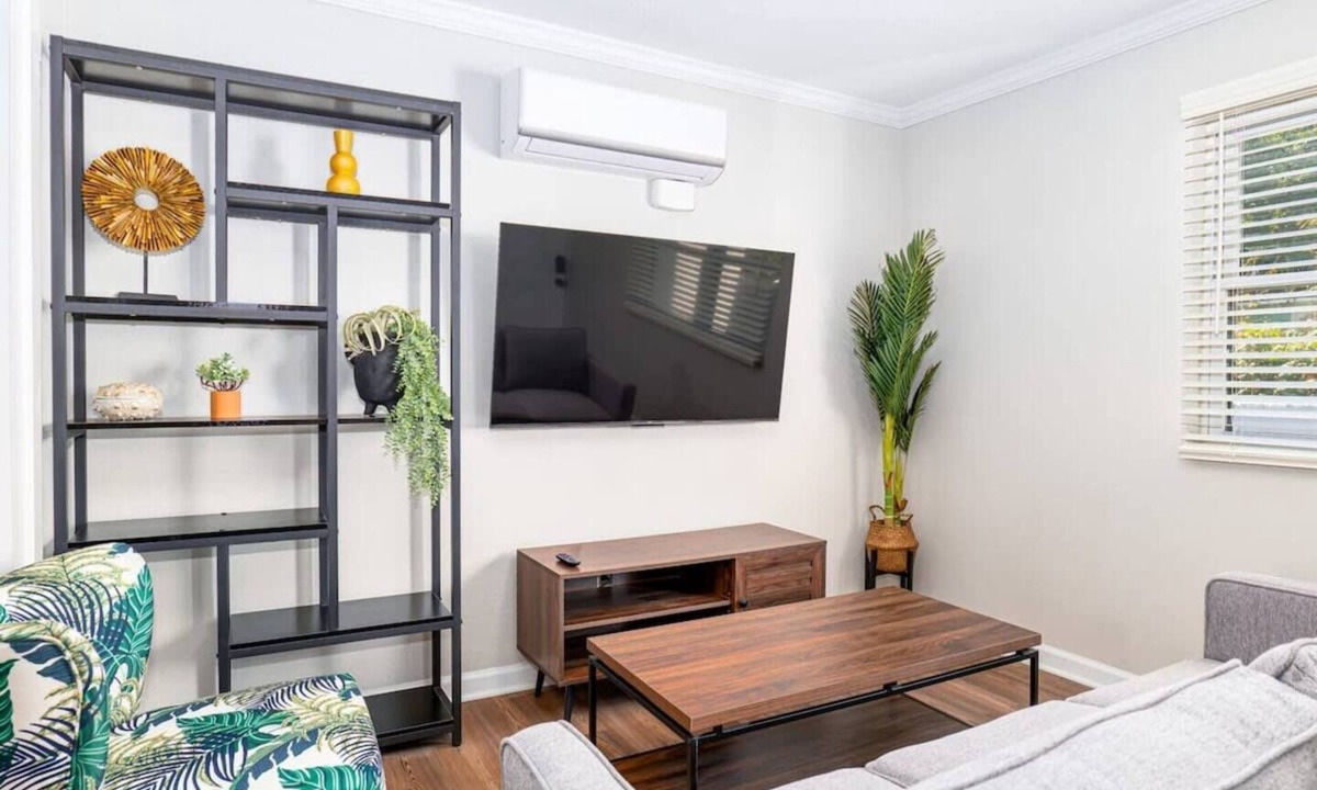 Cottage Line Apartment | Sojourn 2 BR Luxury Beach Side Suite Surf Suite