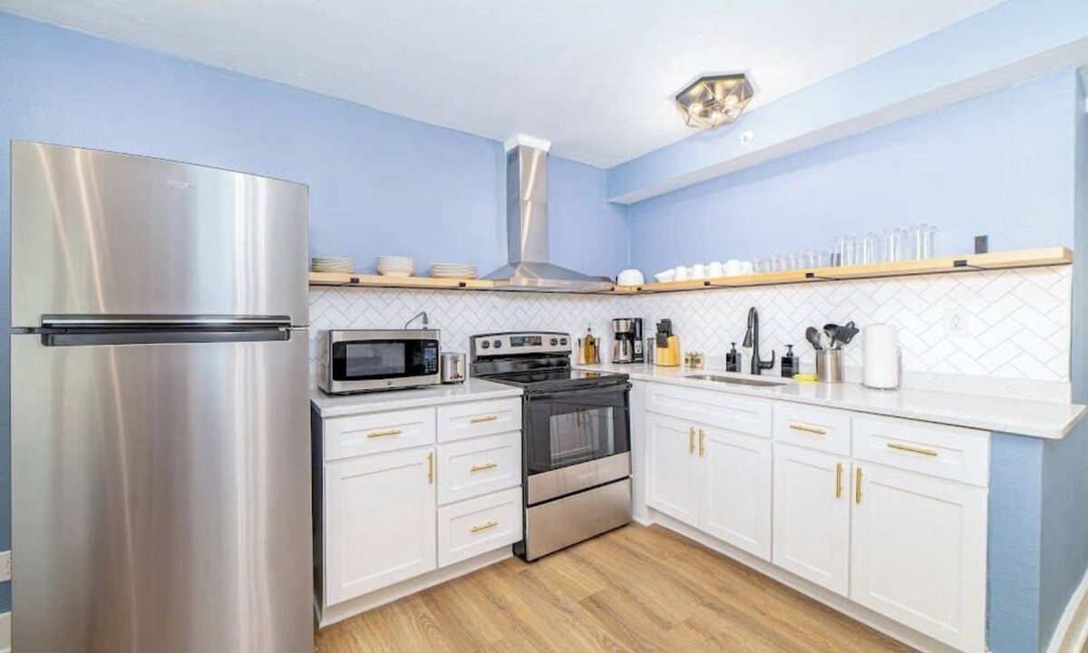 East Ocean View Apartment | Sojourn's Harborage | Seagull Suite | Pet-Friendly