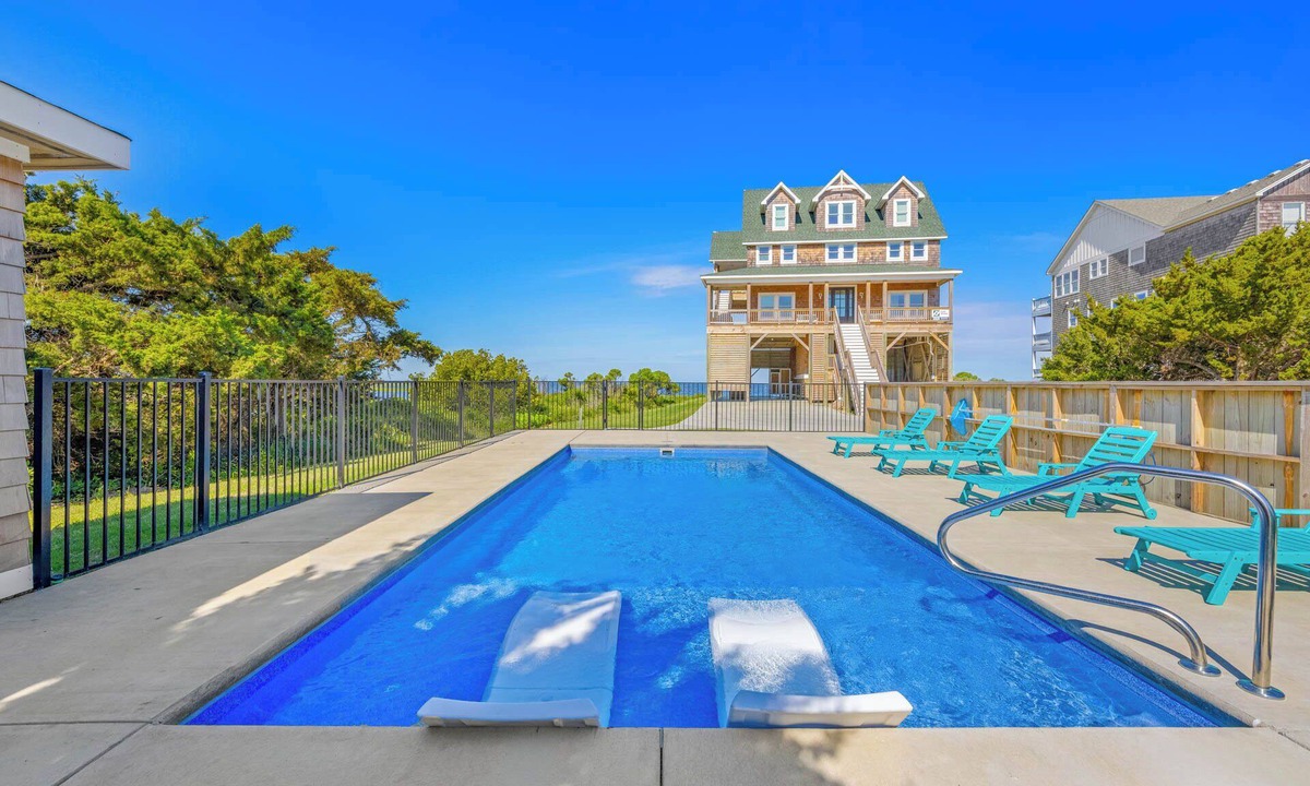 Wind Over Waves House | Soundfront Dog Friendly w/Pool, Hot Tub, Elevator, Private Windsports Access
