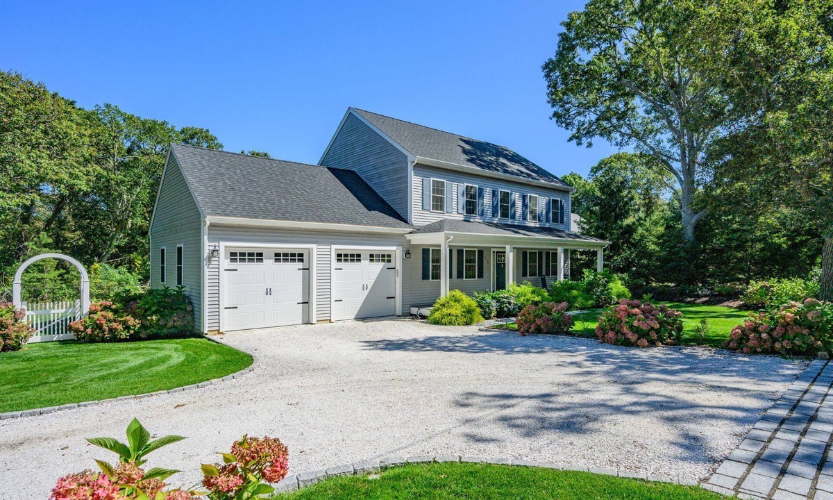 Harwich Center House | South Street Retreat: Luxury Cape Cod Escape
