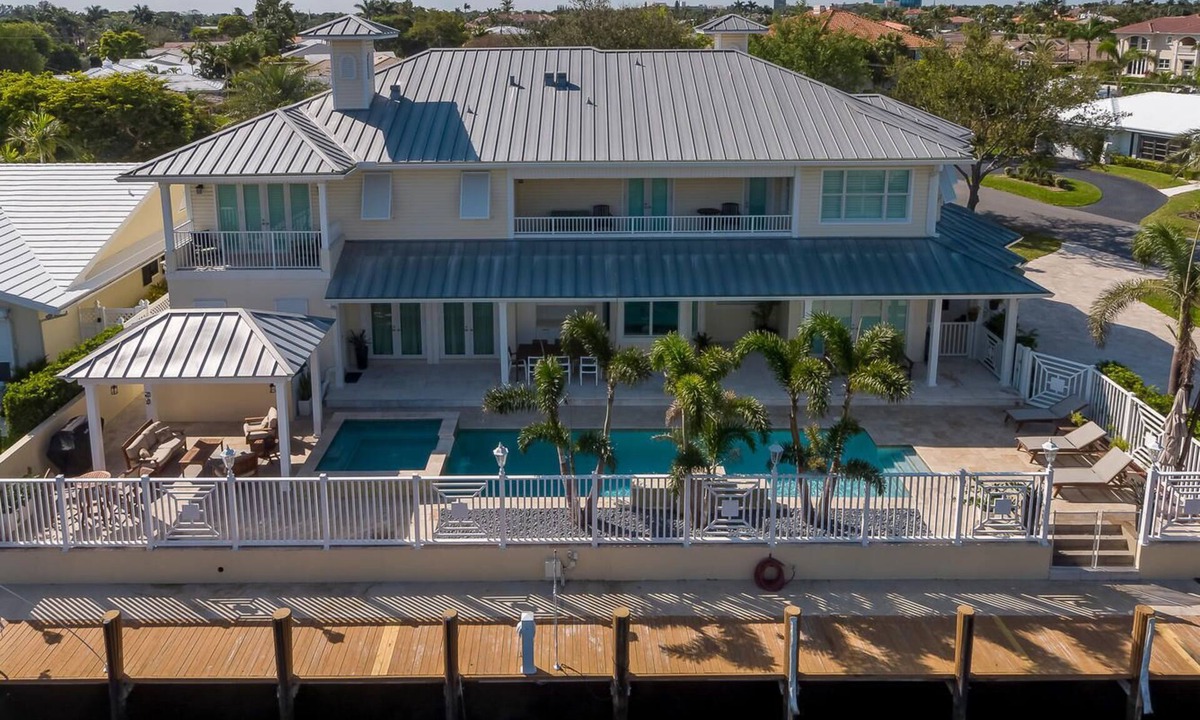Bermuda Riviera House | SPA + HEAT POOL MANSION STEP TO THE BEACH