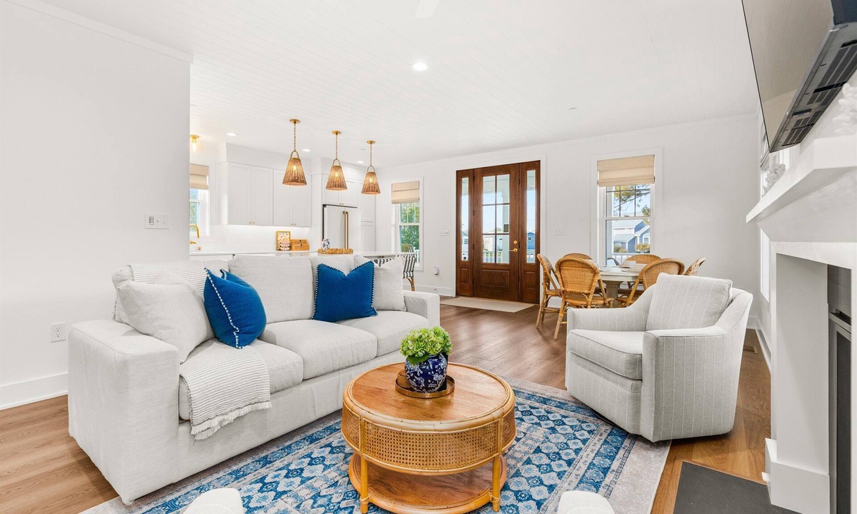 Montego Bay House | Space for 8 in Montego Bay North OC - Walk to the beach!