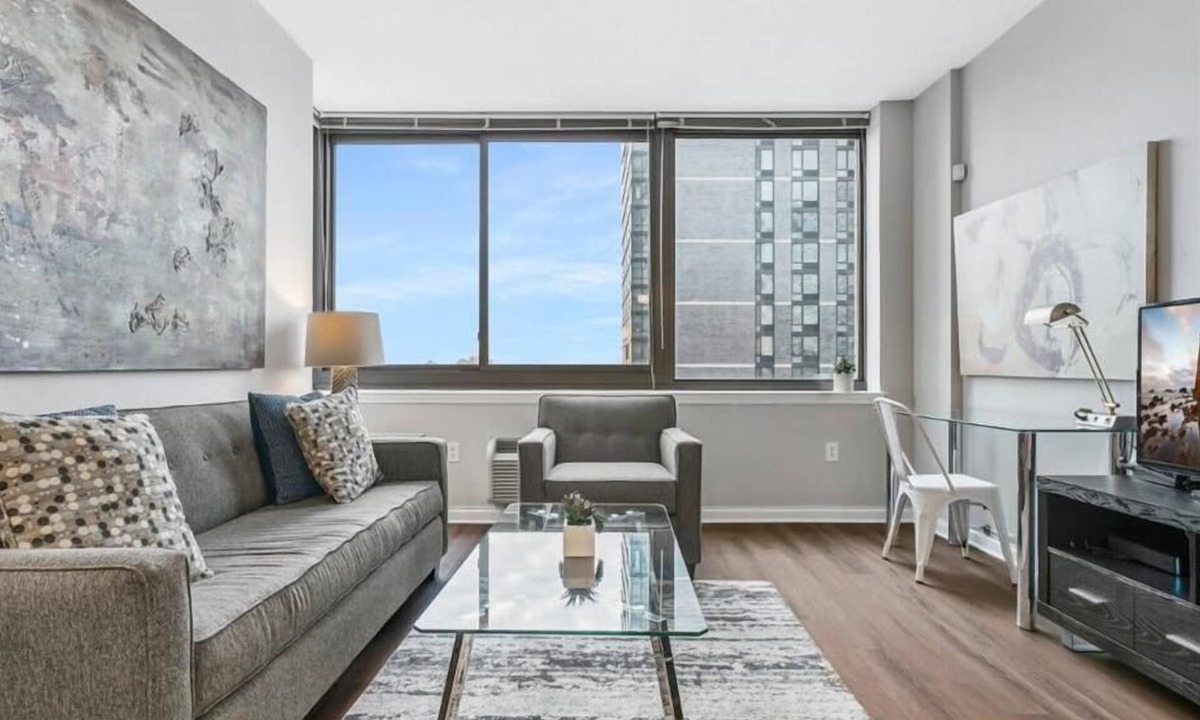 Hudson Exchange Apartment | Spacious 1BR | Gym | Rooftop Pool | Downtown Jersey City | GLS