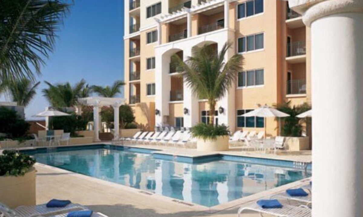 Central Beach Villa | Spacious 2-bedroom, 2-bathroom Atlantic beachfront villa