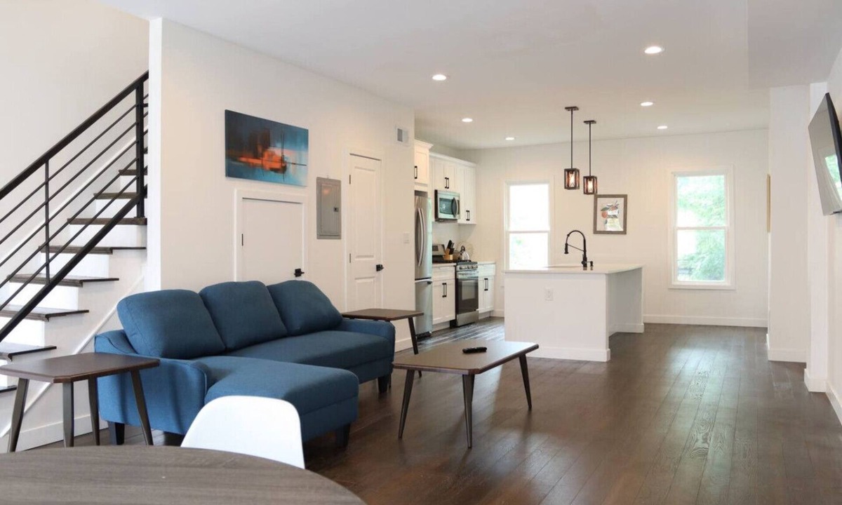 Communipaw Apartment | Spacious 3BR/2BA Home
