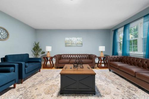 Southeast Yonkers Apartment | Spacious 3BR Apt Near MetroNorth