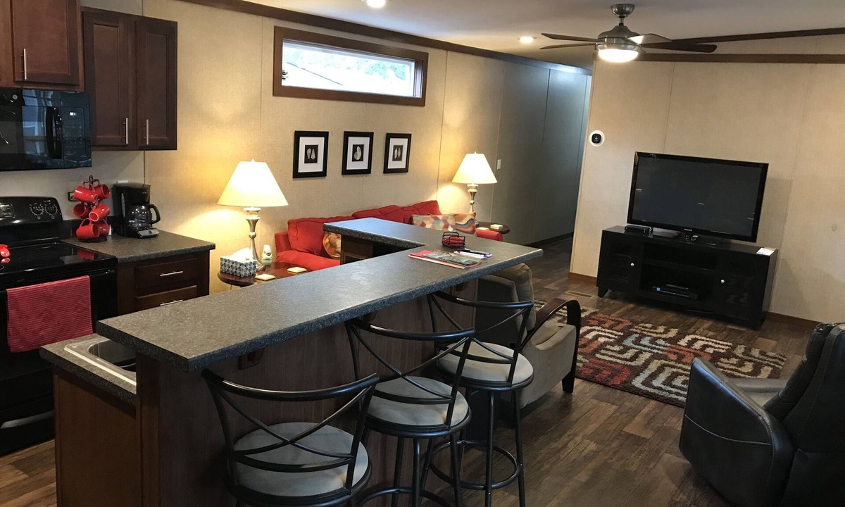 Surfside Beach House | Spacious 3BR Beach Vacation Home in Myrtle Beach with all the Perks