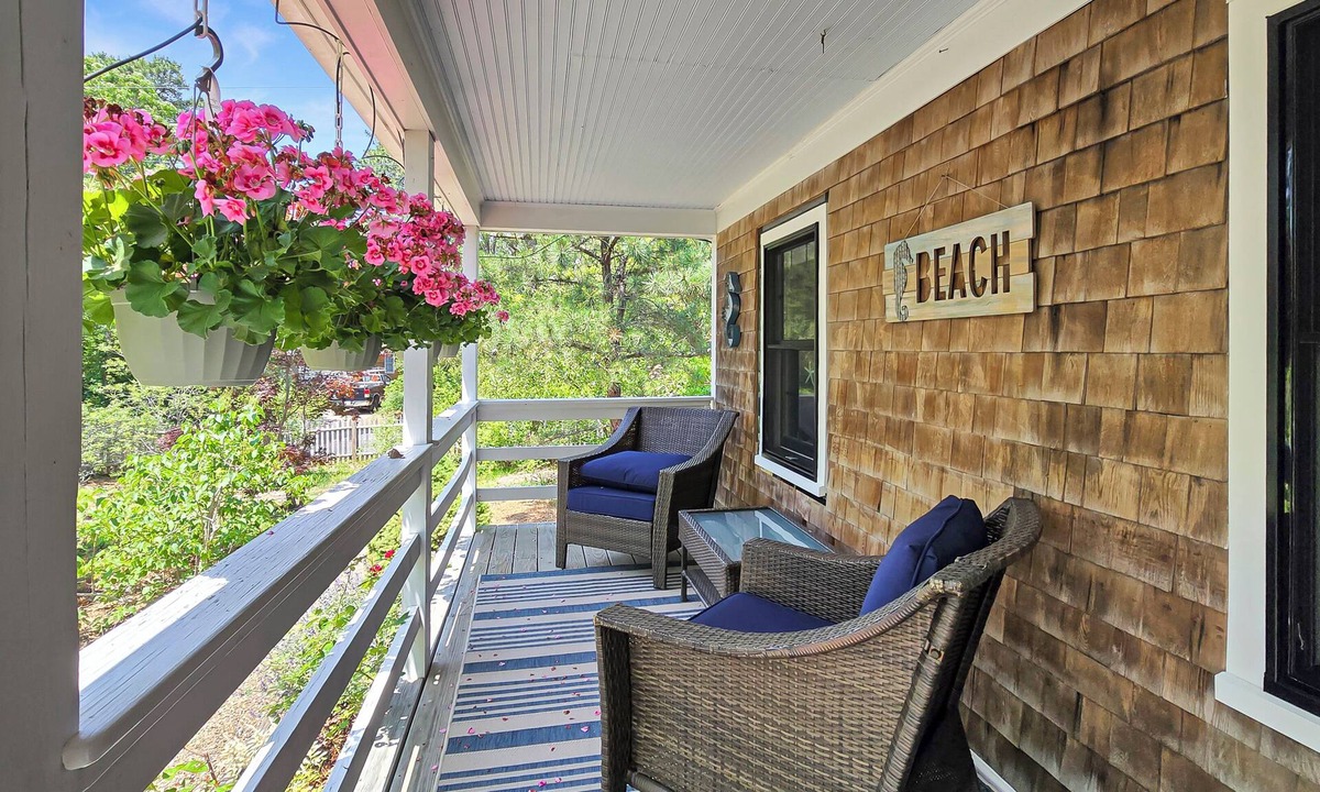 Eastham House | Spacious 4BD- A/C, Game Room, Screened Porch, Walk to Herring Pond & Cape Cod Rail Trail