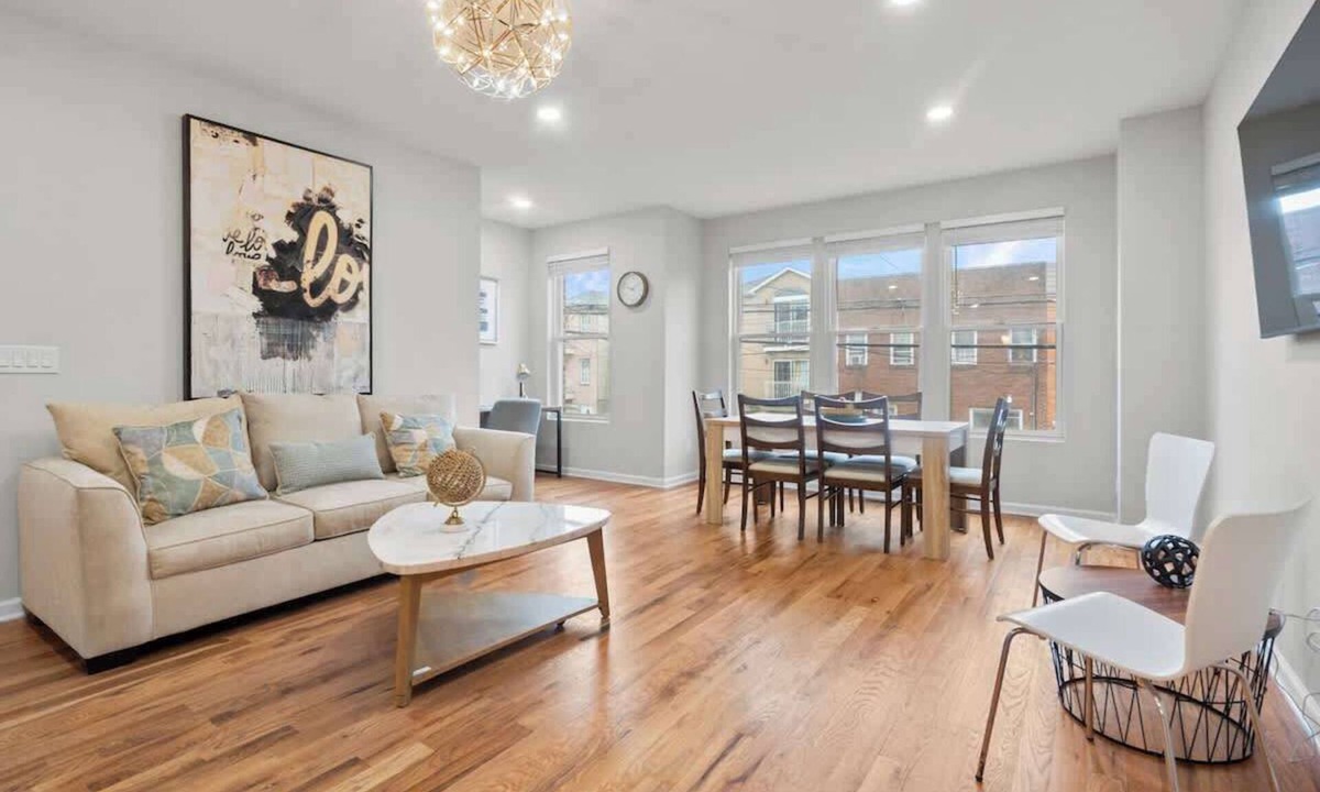 West Side Apartment | Spacious 4BED 3BA Apt with Garage Near NYC and MetLife Stadium, close to PATH ready for MAJOR INTERNATIONAL SPORTING EVENT