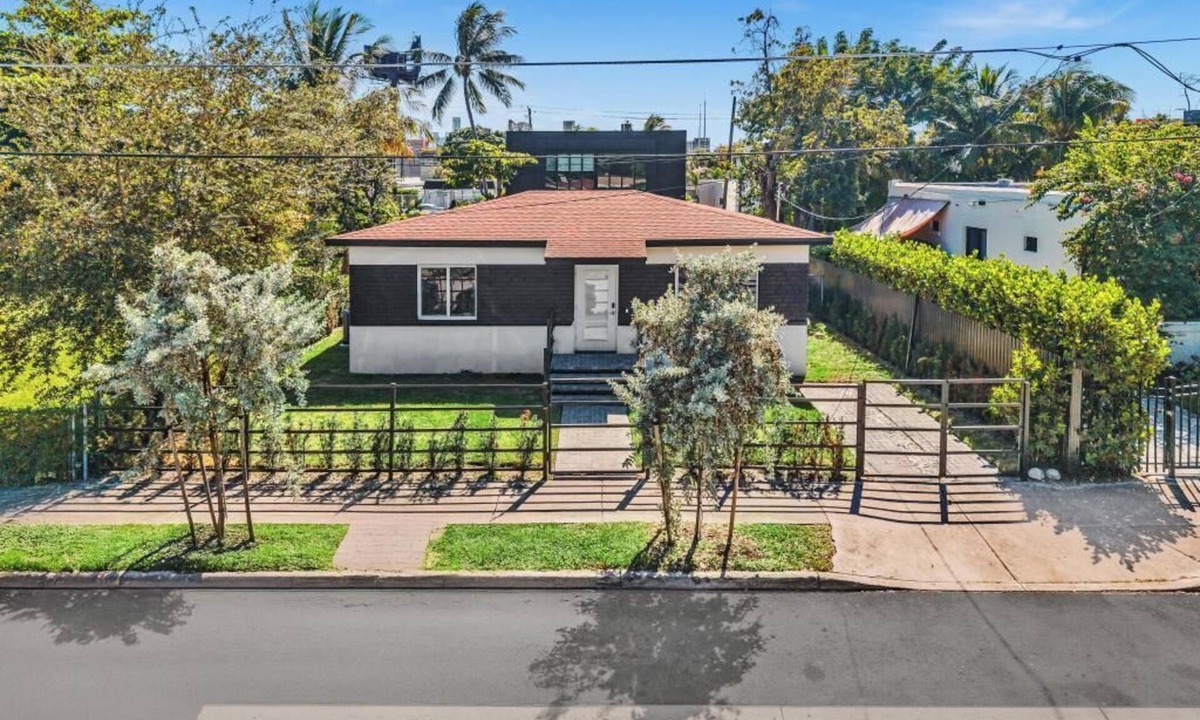 Buena Vista House | Spacious 4BR HomeGatedFree ParkingMiami Design DistrictWynwood