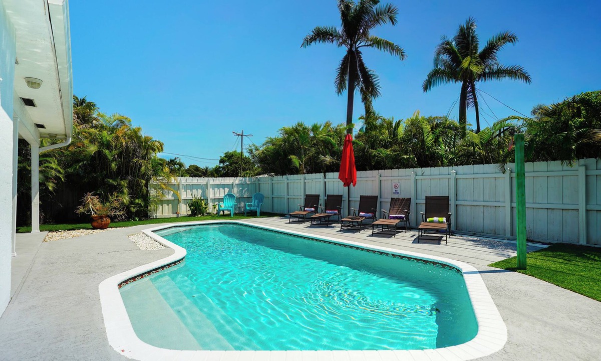 Fort Lauderdale House | Spacious 4BR w Private Heated Pool, Near Beach