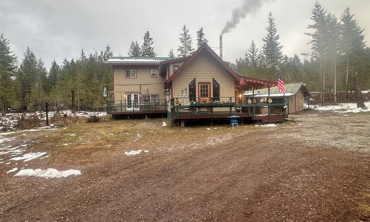 Bonners Ferry Cabin | Spacious 5-bedroom lodge in welcoming Bonners Ferry with AC, WiFi
