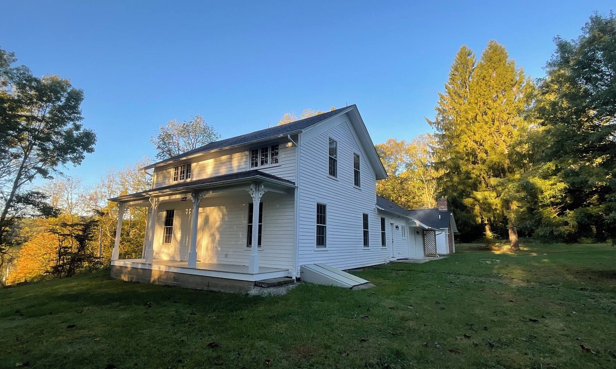 Peninsula House | Spacious 5-bedroom house in peaceful Peninsula with AC