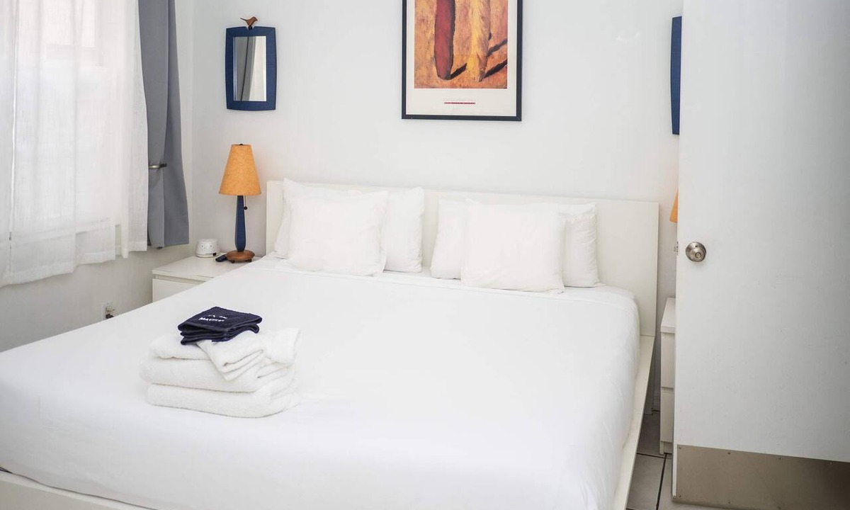 Mid Beach Condo | Spacious beach gem: Perfect for groups and couples