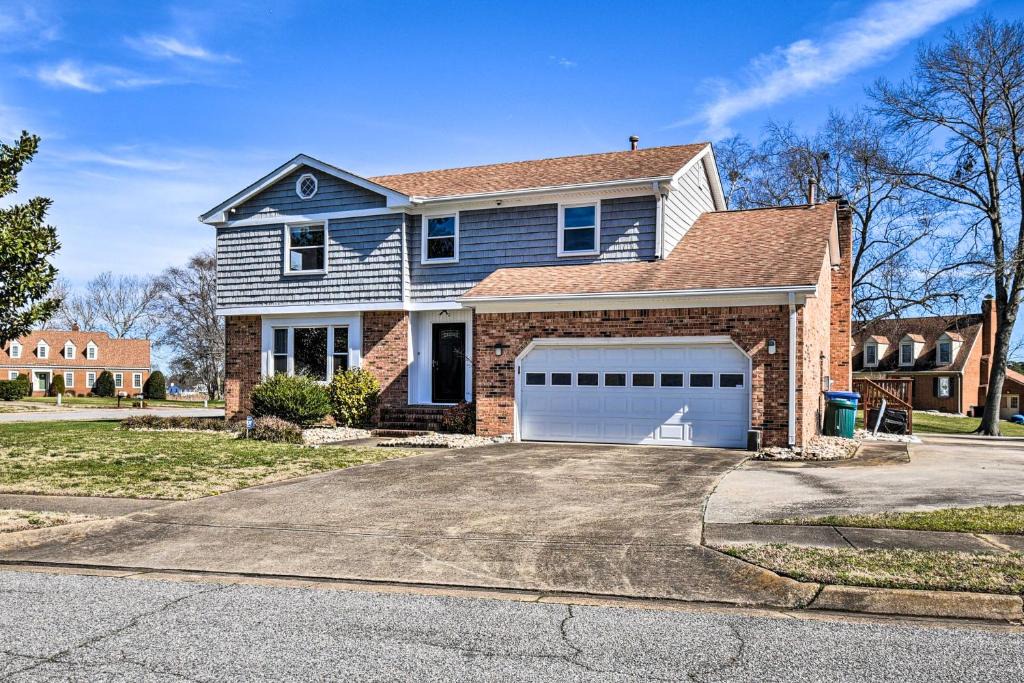 Western Branch North House | Spacious Chesapeake Home w/Pool Table!