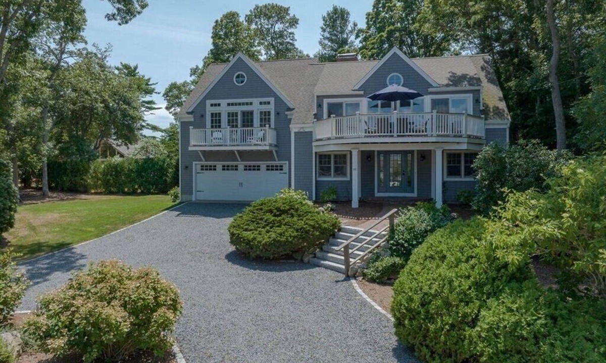 New Seabury House | Spacious Coastal New Seabury Home - Kayak Launch Across Street! Walk to Beach