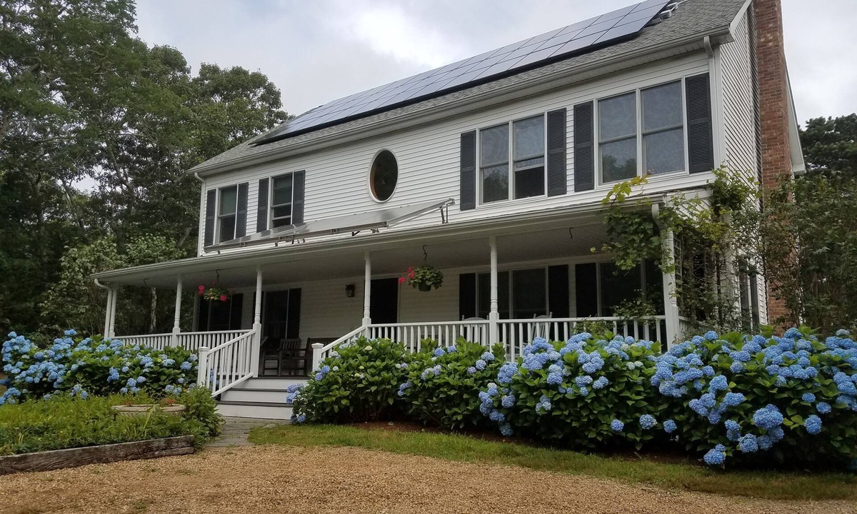 Edgartown House | Spacious colonial in great location!