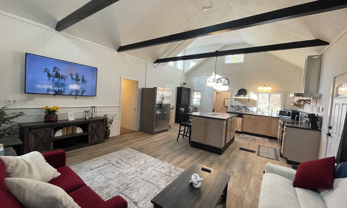 Guilford House | Spacious Country Getaway