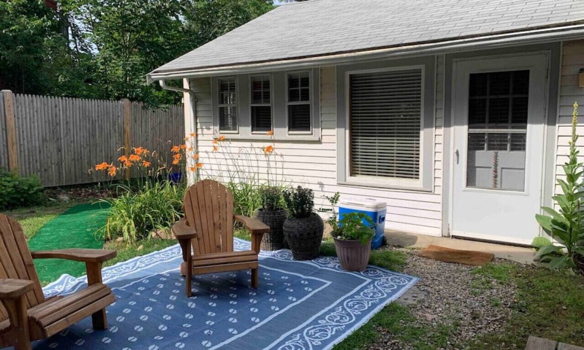 Falmouth House | Spacious Guest House in Falmouth Village