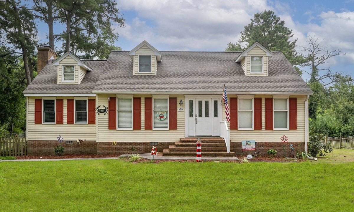 Chincoteague House | Spacious home on Chincoteague Island by Seaside Vacations & Sales