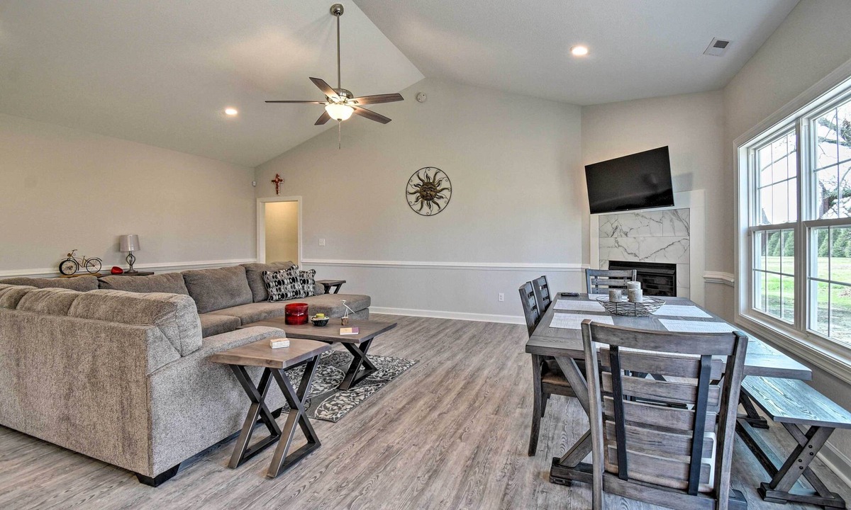 Cape Charles House | Spacious Home < 1 Mi to Kiptopeke State Park!
