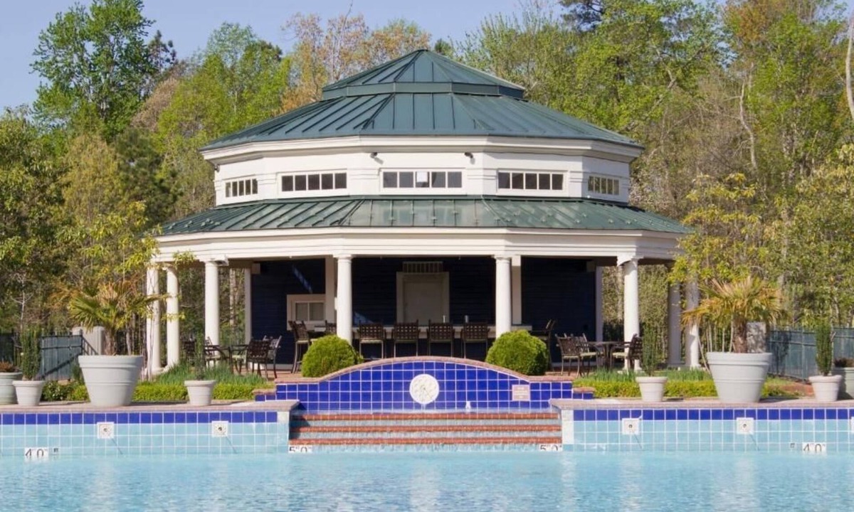 Berkeley Hotel | Spacious Home Retreat Near History, Theme Parks & Family Fun + Onsite Pools