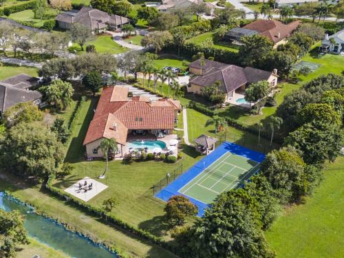 Plantation Villa | Spacious home wpool tennis court