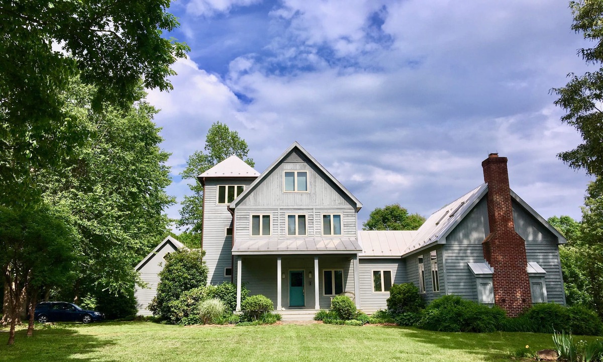 Barboursville House | Spacious Modern farmhouse near CHO airport, weddings, wineries, national park!