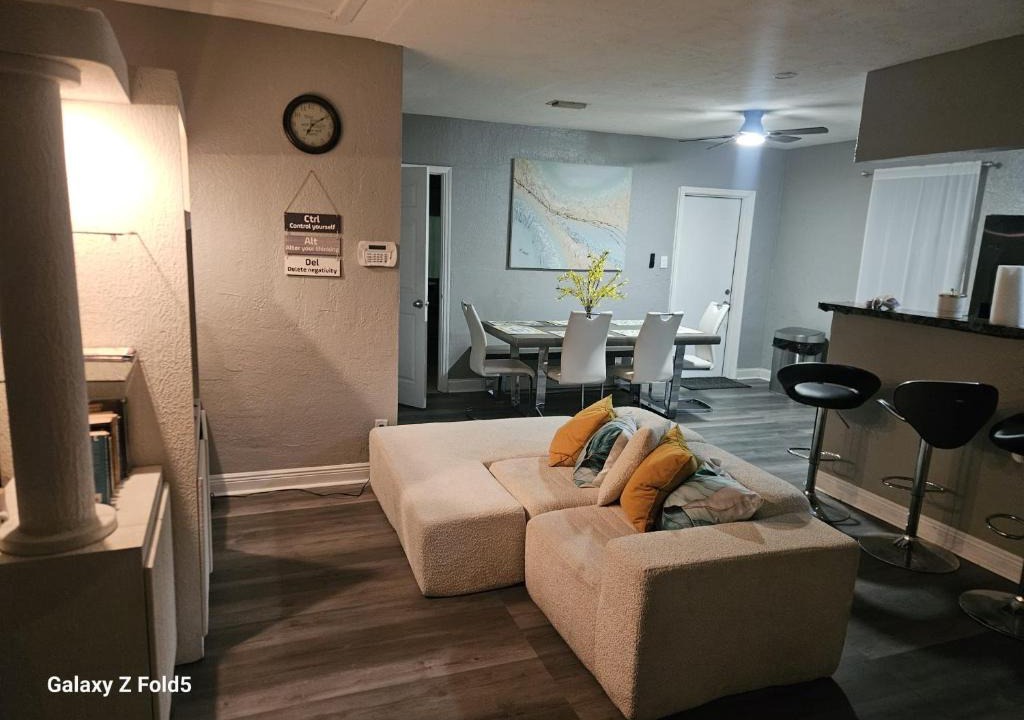 Central Fort Lauderdale House | Spacious retreat 10mins to Airport and Beach