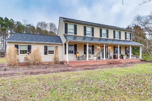 Trappe House | Spacious Trappe Getaway w/Outdoor Pool & Gazebo!