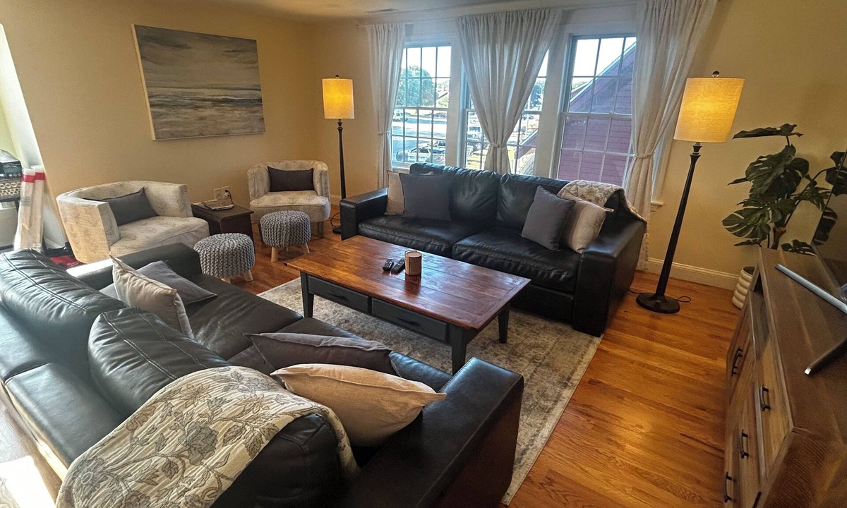 Manchester-by-the-Sea Apartment | Spacious, 3 BR, 2 BA apartment in the heart of Manchester-By-The-Sea
