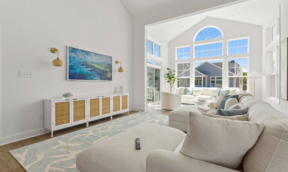 Long Neck House | *SPECIAL AUGUST BOOKING OFFER!* Stay in the five-star, resort-style community of The Peninsula!