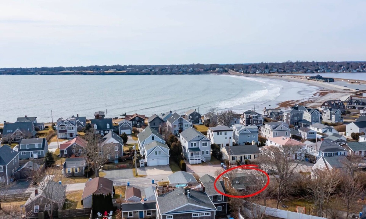 Easton's Point House | SPECIAL SUMMER SAVINGS AVAILABLE. Beach Days & Newport Nights.