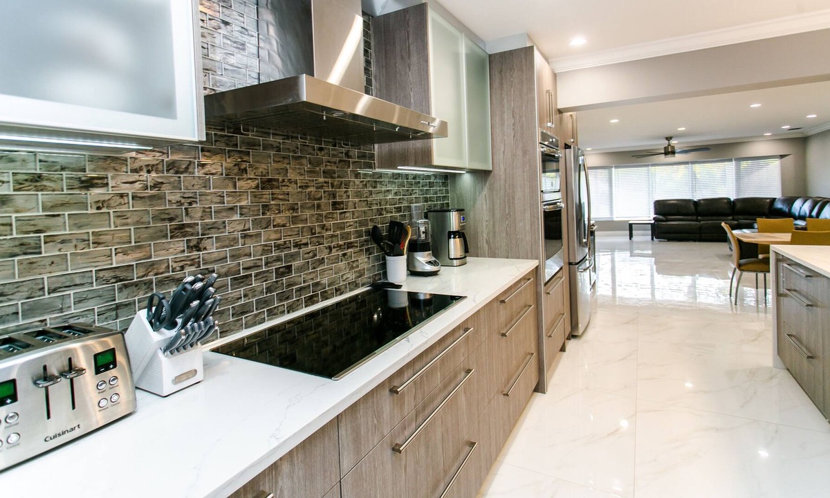 South Lake Villa | Spectacular 5BR/5BA Villa in Hollywood Lakes