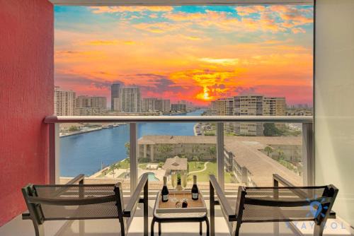 Hallandale Beach Hotel | Spectacular Apartment Beachwalk Bliss Pool Gym