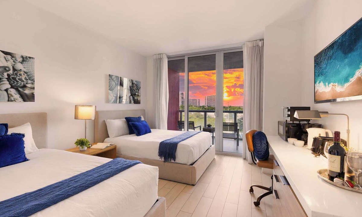 Hallandale Beach Apartment | Spectacular Studio, Amazing Amenities + Pool