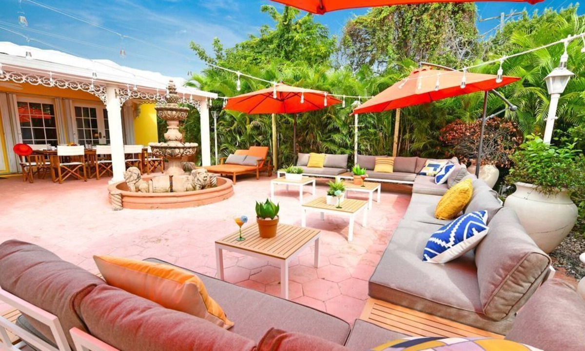 West Little Havana House | Spring Sale | Huge backyard | Entire House | Calle Ocho| South Beach 12min
